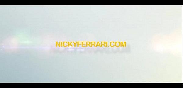  Nicky Ferrari Tia Mary Cogi con mi hijastro, porque su papá nunca llego.
